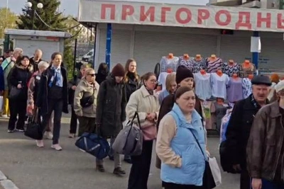 Толпы уезжающих на майские собрались на автовокзале в Екатеринбурге