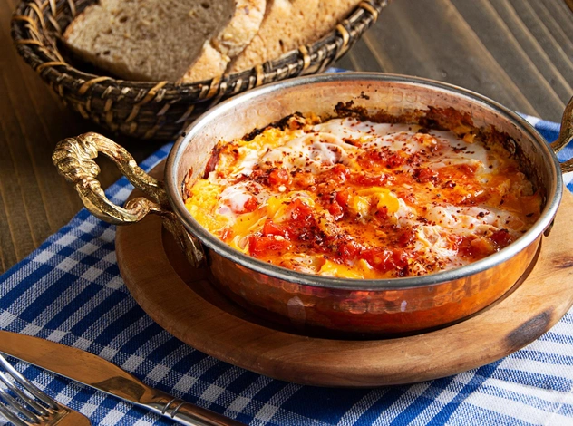 «Турецкая яичница»: как приготовить менемен — вкусный и сытный завтрак