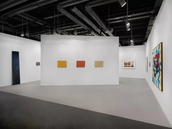 Стенд Galerie Greta Meert на Art Basel 2025. | Источник: Galerie Greta Meert