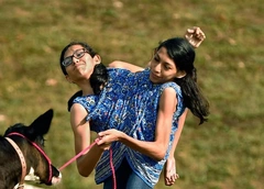 «Люди одержимы сексом. Не ваше дело!»: сиамские близняшки Кармен и Люпита Андраде рассказали о браке одной из сестер