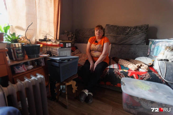 Татьяна Шестакова&nbsp;— главная в семье. Она, находясь на пенсии, всё равно работает и занимается домашними делами | Источник: Ирина Шарова / 72.RU