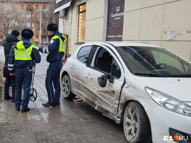Родственники пострадавшей надеются найти видео момента аварии, чтобы до конца разобраться, кто виноват | Источник: Госавтоинспекция Свердловской области