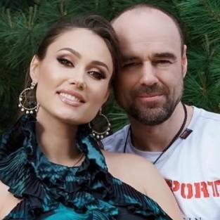 «Сделал предложение Тане из Новосибирска и привез ее в Москву»: любовница Товстика о его романах и тайной связи Елены