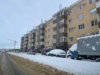 На дорогах можно увидеть несколько машин, но еще днем ранее их было в разы больше | Источник: Дарья Гранкина / 26.RU