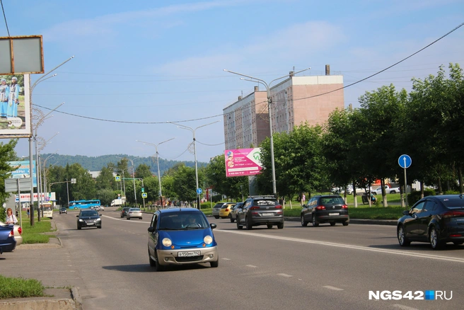 Через одну из главных улиц, проспект Шахтеров, проезжают почти все гости Междуреченска | Источник: Игорь Епифанцев / NGS42.RU
