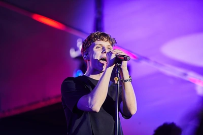 Концерт Вани Дмитриенко в Барнауле прошел с аншлагом