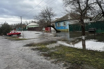 Поселок Ольховатка затопило из-за оттепели и дождей