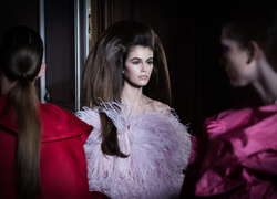 Прекрасные странности в коллекции Valentino Couture FW18
