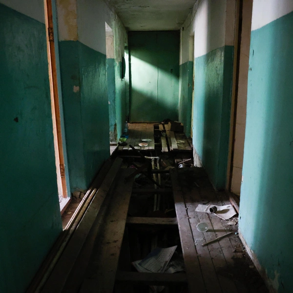 В некоторых секциях нет даже пола | Источник: Евгений Софийчук / NGS55.RU