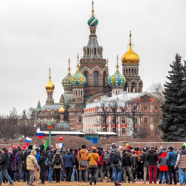Митинг вместо «домашки»: школьники против коррупции | thegirl.ru