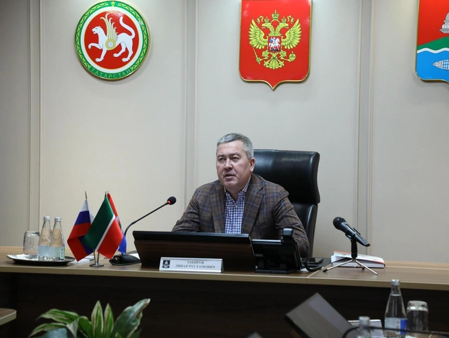 Сам Закиров ни разу не приехал на заседание | Источник: bugulma.tatarstan.ru