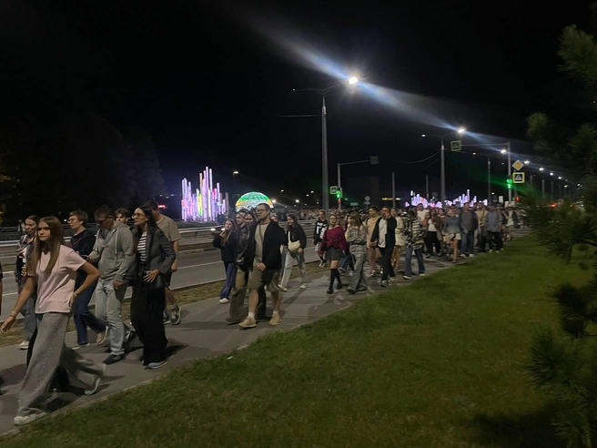 В метро люди заходили порционно | Источник: Алёна Золотухина / NGS. RU