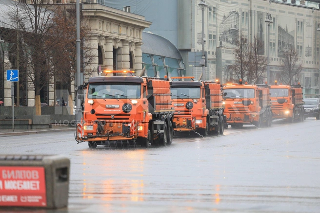 Москву залило водой из-за дождя  | Источник: Артем Устюжанин / MSK1.RU