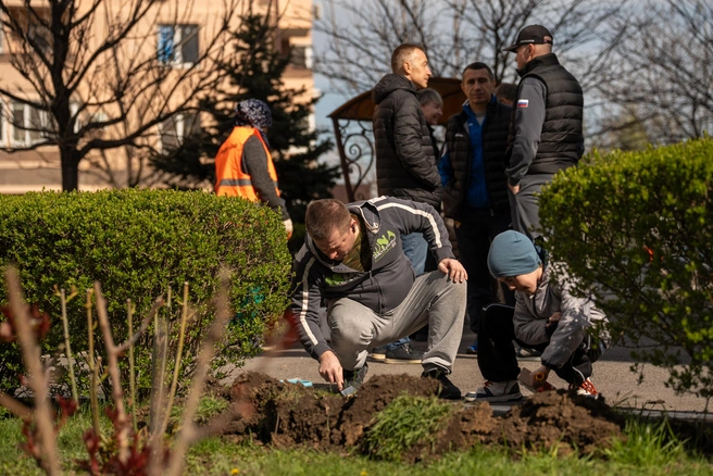 Некоторые ростовчане привлекали к полезному подрастающее поколение | Источник: пресс-служба УК «Комфорт Дон»