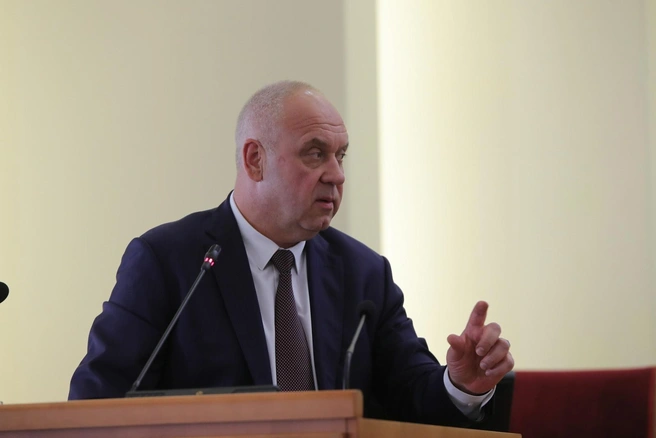 Чиновник предлагал уделить внимание региональным и межмуниципальным напряженным артериям в регионе. | Источник: Владимир Окунев / vk.com
