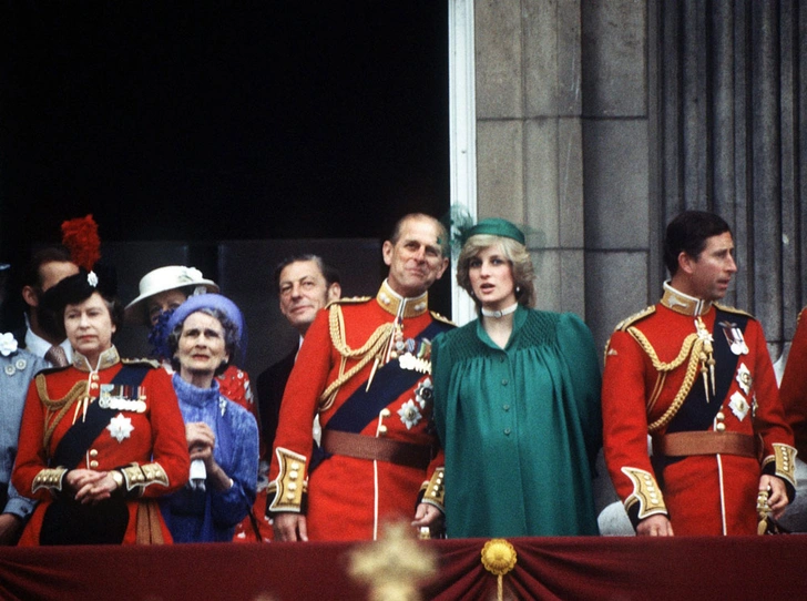 От Дианы до Кейт Миддлтон: самые яркие «балконные» кадры Trooping The Colour