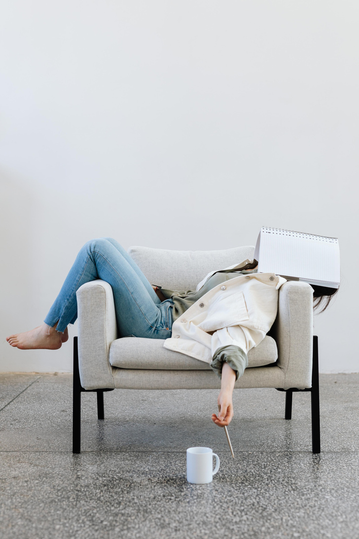5 причин, почему нельзя спать на диване