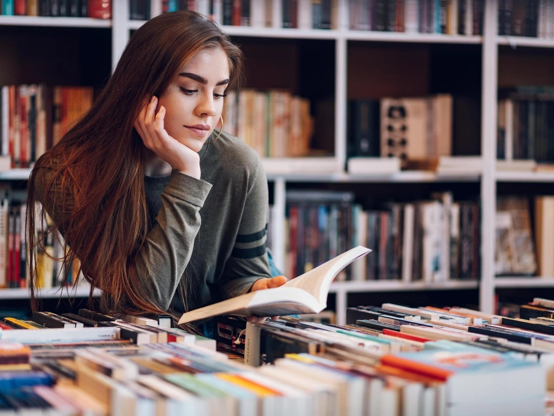 Тест: угадайте, что написал человек, а что — искусственный интеллект | marieclaire.ru