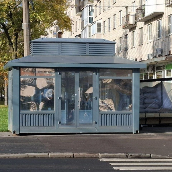 Киоск на ул. Пограничника Гарькового | Источник: Вячеслав Пашкин/ «Фонтанка.ру»