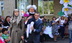 Танец живота, священники и другая дичь на линейках 1 сентября в разных городах России
