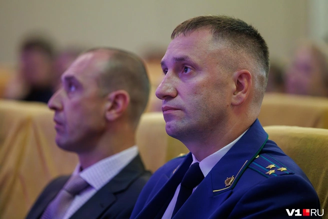 Прокурор города тоже был на слушаниях | Источник: Алексей Волхонский / V1.RU