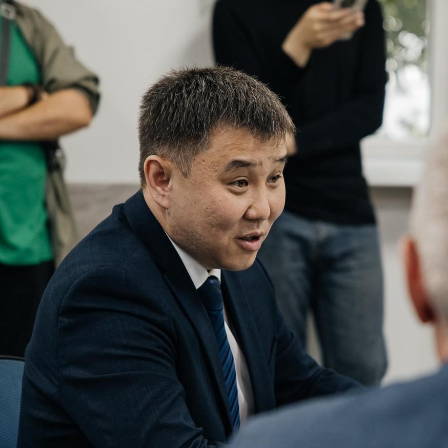 <p>первый заместитель председателя правительства Буянто Батомункуев</p>