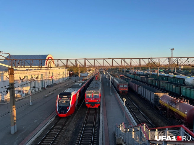 Вокзал Каменска-Уральского&nbsp;— первая электричка отбывает в 05:44 | Источник: Андрей Бирюков / UFA1.RU