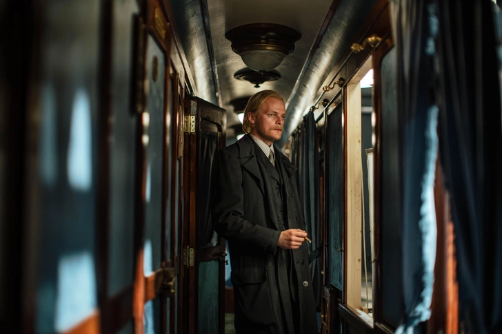 Как выглядит возлюбленная звезды сериала «Хроники русской революции» Александра Мизева — 10 фото, хроники русской революции смотреть онлайн, хроники русской революции 2025, Александр Мизев | Источник: пресс-служба Start