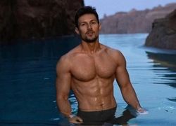 Павел Дуров искупался в озере Кольсай в Казахстане, хотя это запрещено законом