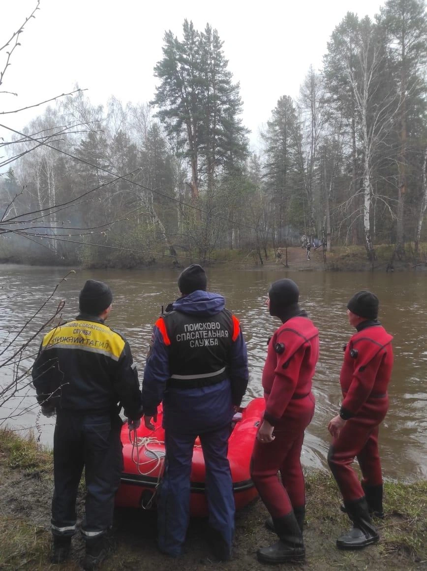 Очевидцы достали парня из воды, но спасти его уже было невозможно | Источник: МБУ «Центр защиты населения»