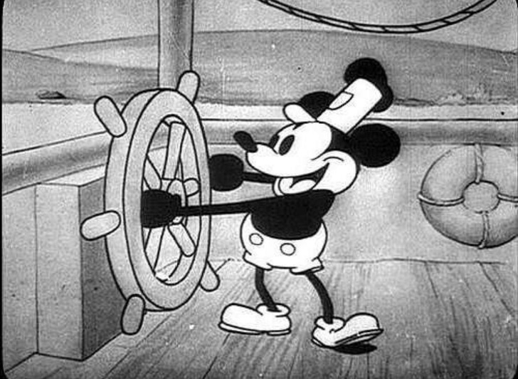 С 1 января 2024 года Микки Маус больше не принадлежит Disney и стал достоянием общественности. Но есть нюанс