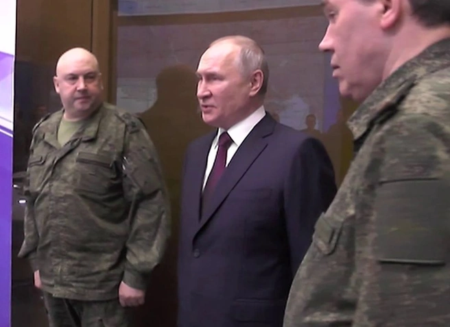 После визита в Мариуполь Путин провел совещание в командном пункте СВО | ya62.ru