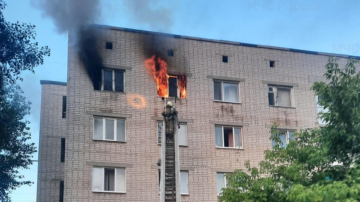 В Каменске-Уральском вспыхнула комната в общежитии на улице Белинского - 18  июня 2023 - Е1.ру