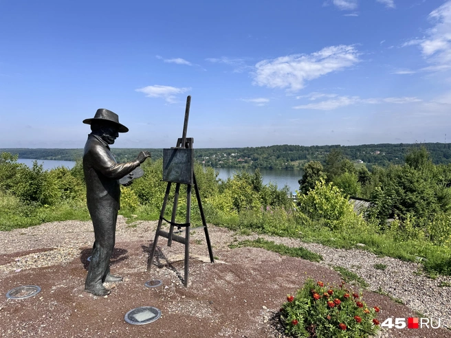 Памятник Левитану на горе Левитана | Источник: Юлия Король / 45.RU