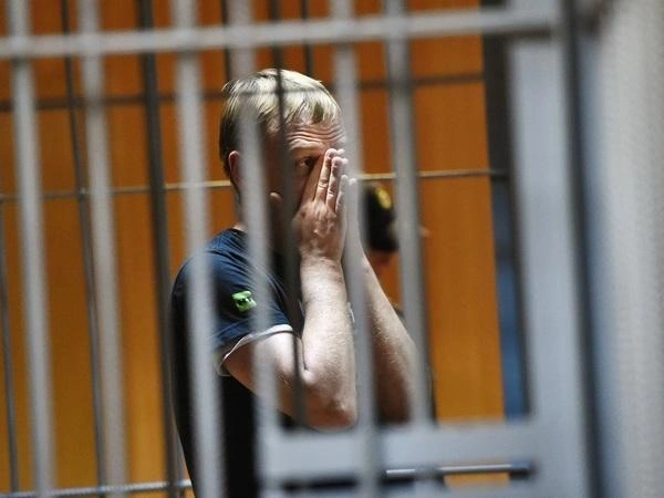 Все полицейские, подбросившие наркотики Голунову, вышли из колоний | www.fontanka.ru