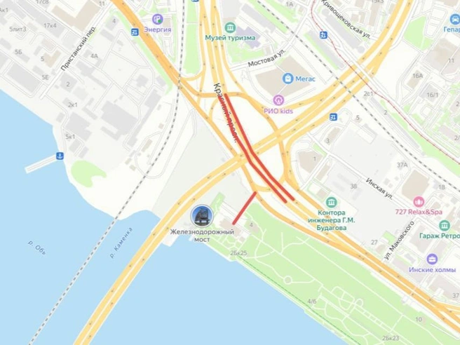С 08:00 до 22:00 ограничат движение по проезду от Инженера Будагова до парковки на Обской, 2 | Источник: «Яндекс Карты»
