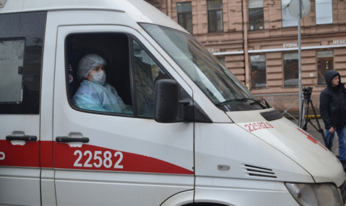Пациентов с ОРВИ и пневмониями госпитализируют уже в пять больниц Петербурга
