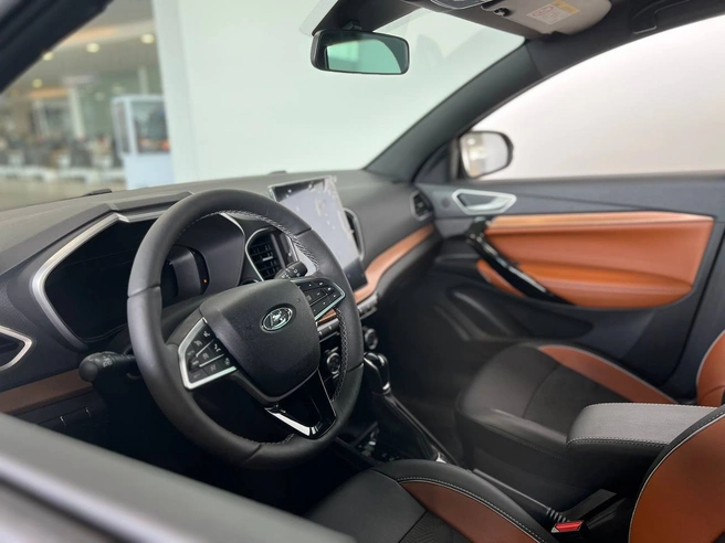 Автомобиль LADA Vesta с автоматической трансмиссией можно приобрести за 1 288 900 рублей | Источник: АВТОВЕК