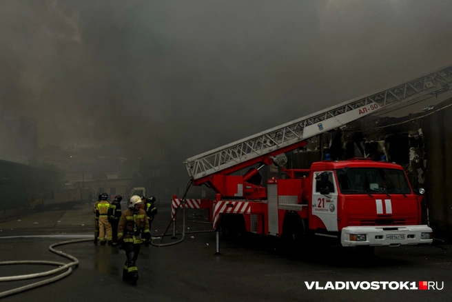 Что стало причиной пожара — неясно | Источник: Елена Буйвол / VLADIVOSTOK1.RU