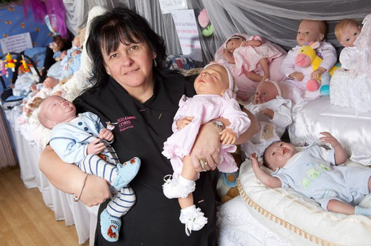 «То ли люди, то ли куклы»: зачем взрослые играют с силиконовыми младенцами и резиновыми женщинами