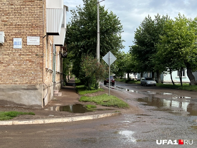 Лужи как достопримечательность | Источник: Андрей Бирюков / UFA1.RU