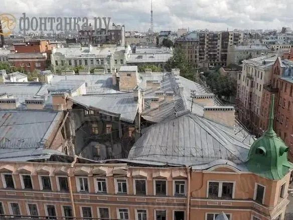 Дом на Большой Зелениной, 1, после обрушения | Источник: Михаил Огнев / «Фонтанка.ру»