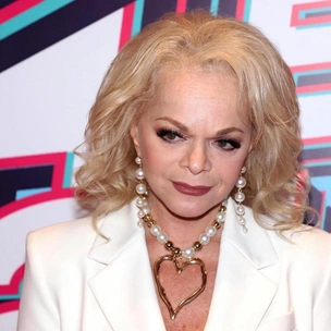 Откуда у матери-одиночки Полины Лурье средства на покупку квартиры Долиной за 112 млн рублей