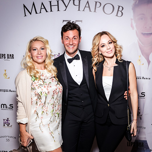 Вячеслав манучаров фото с женой и детьми
