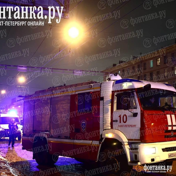 Получала команды по телефону и грозилась всё взорвать. Что известно о поджоге пункта сбора гумпомощи на Кантемировской | Источник: Дарья Драй / «Фонтанка.ру»