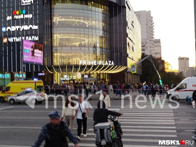 Инцидент произошел на перекрестке у ТЦ Prime Plaza и «Бухарест» | Источник: Читатель MSK1.RU