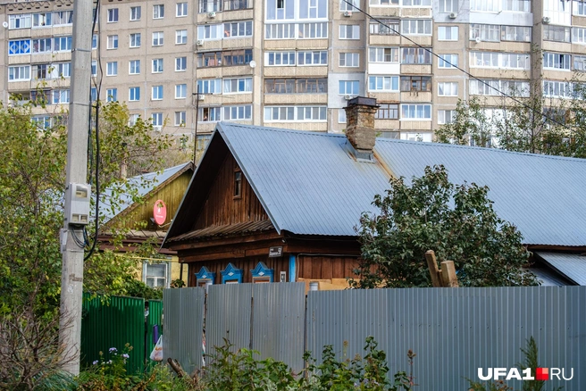 И таких вот избушек, как у бабушки в деревне | Источник: Булат Салихов / UFA1.RU