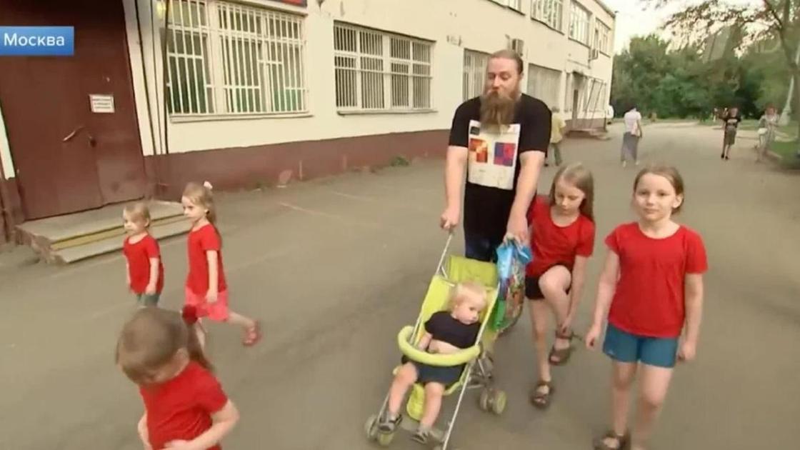 Барин в ярости: Тепляков назвал холопами хозяев квартиры, в которой жил с семьей