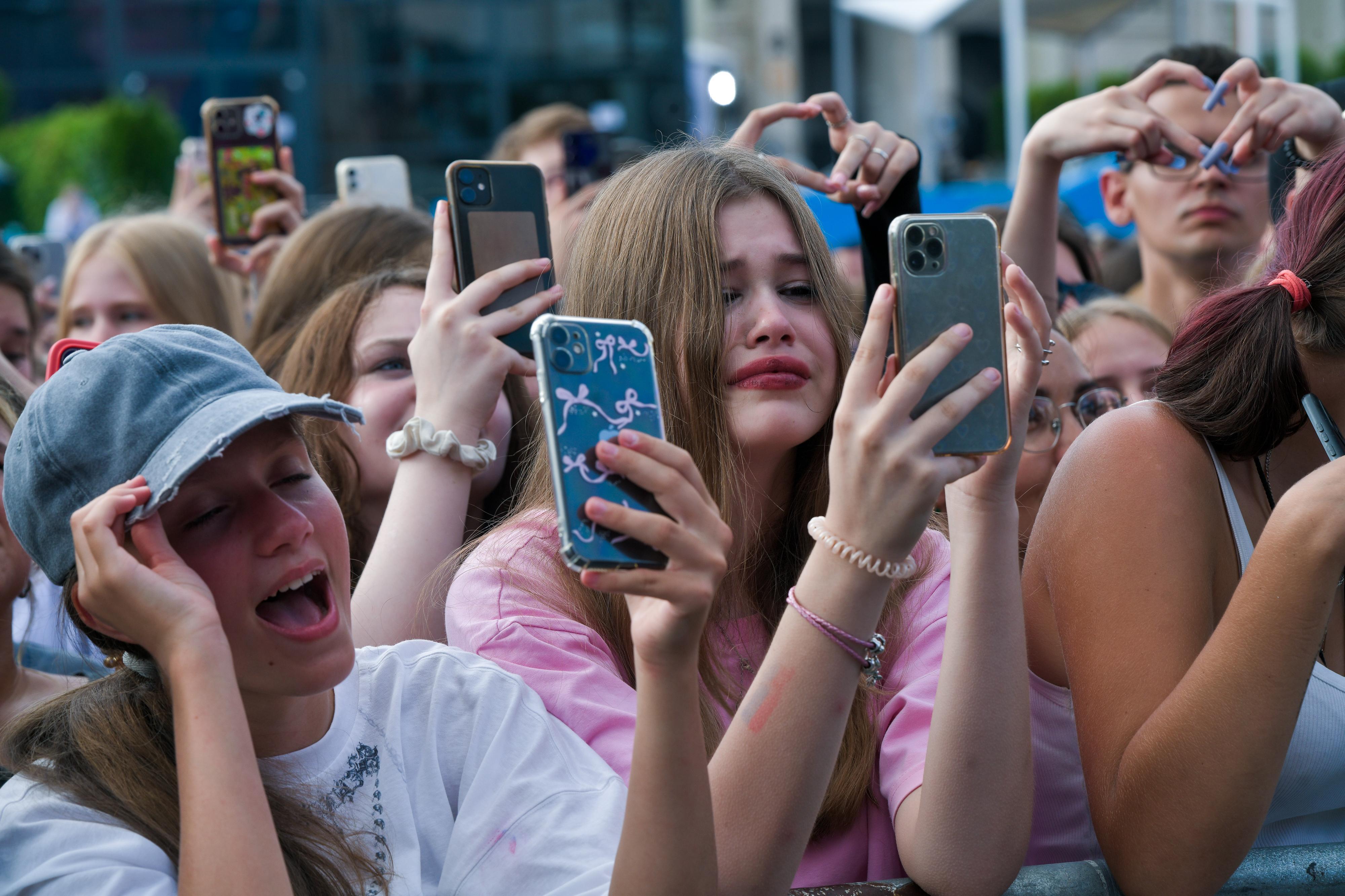 Сколько надо копить на новый Iphone в Екатеринбурге? Мы все подсчитали