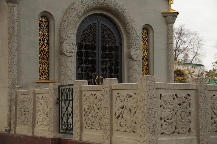 Загадочные склепы, ангелы и плакальщицы: 3 самых красивых кладбища Москвы